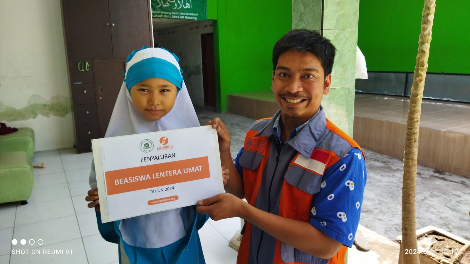 gambar untuk Komitmen Lazis Khoiru Ummah Menguatkan Pendidikan Generasi Umat Melalui Beasiswa Lentera Umat