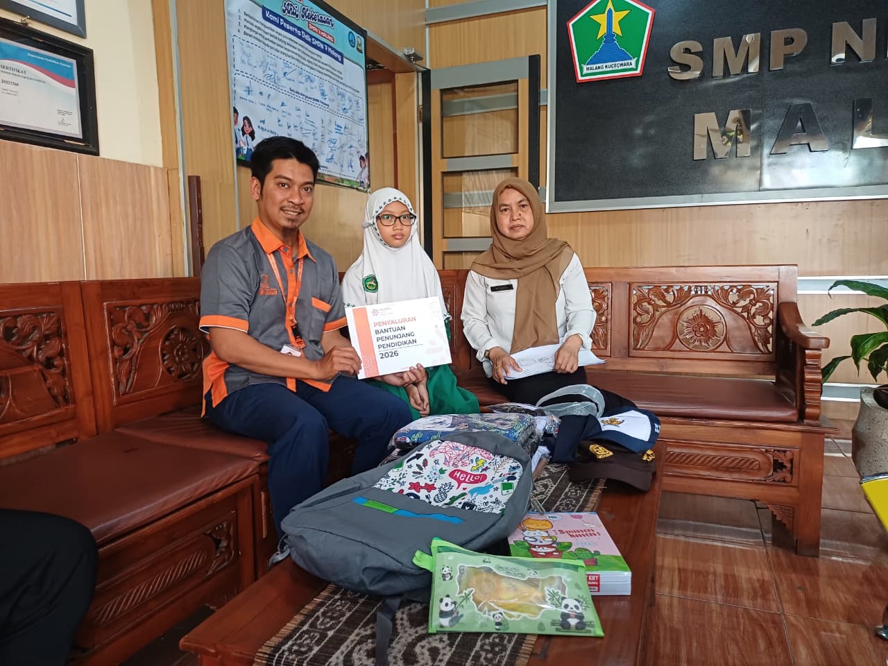 gambar untuk Menguatkan Langkah Zahra Meraih Masa Depan