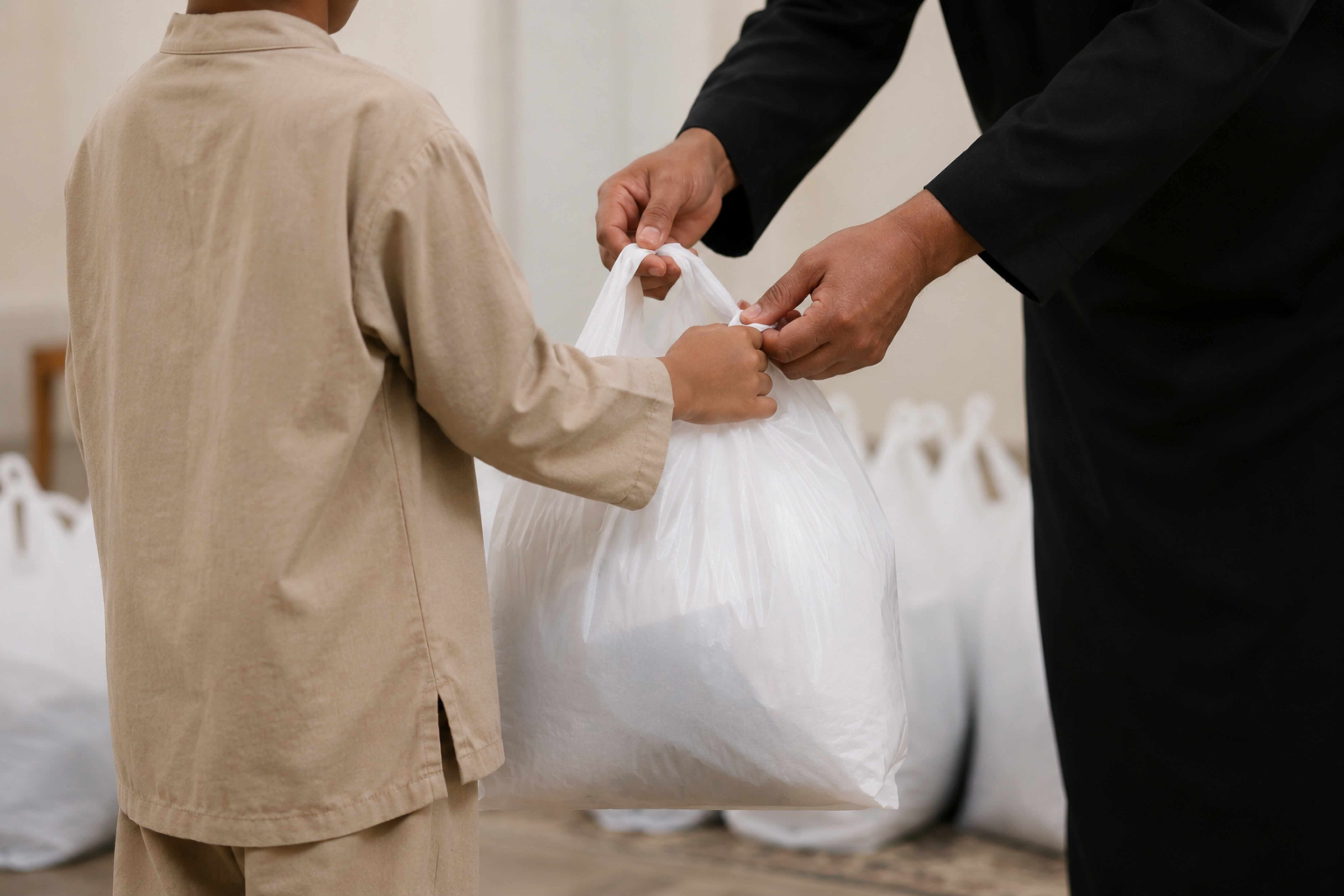 gambar untuk Kenapa 10 Muharram Disebut Lebaran Anak Yatim? Ini Sejarah dan Maknanya