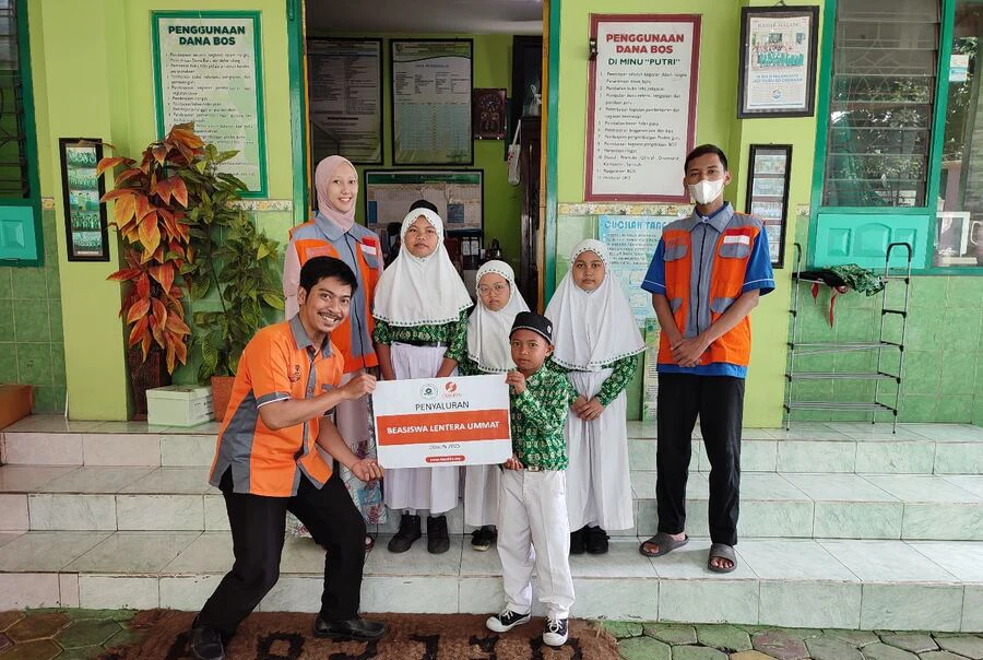 gambar untuk LAZISKHU Konsisten Dukung Pendidikan melalui Program Beasiswa